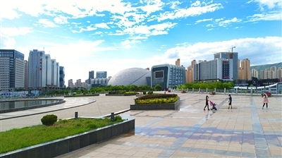 海湖新區(qū) 集五大服務(wù)為一體，創(chuàng)新管理鑄就西寧旅游新地標